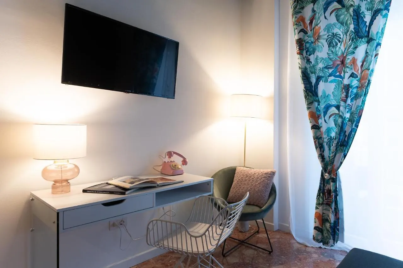 Liberta #102 - Guest House Palermo 0*,  Italien